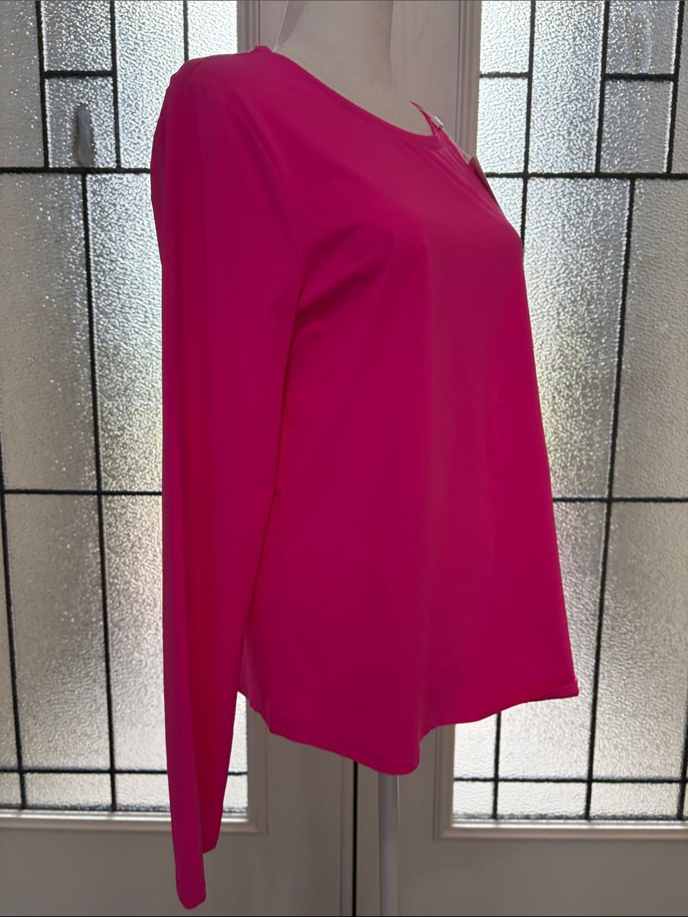 Lilly Pulitzer Westley Long Sleeve Active Tee - Picture 2 of 4
